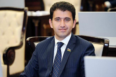 Deputat: müəllimlər və şagirdlər üçün ictimai nəqliyyat pulsuz olmalıdır