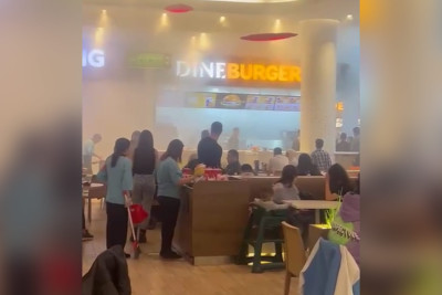 "Gənclik Mall"da tüstülənmə baş verib
