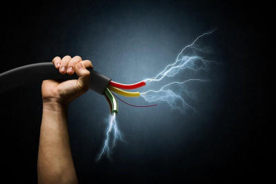 32 yaşlı İmişli sakinini elektrik cərəyanı vurub
