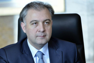 Xalid Əhədov Prezidentin sosial‑iqtisadi məsələlər üzrə köməkçisi təyin edilib