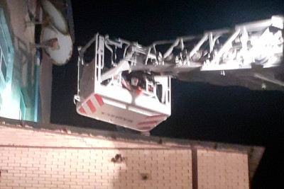 24 yaşlı gənc dördüncü mərtəbədən yıxılıb