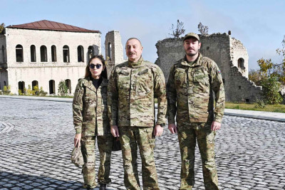 İlham Əliyev Zəfər Günü münasibətilə Şuşaya gedib