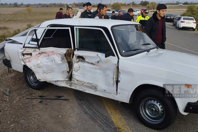 Kürdəmirdə iki avtomobilin toqquşması nəticəsində xəsarət alanlar olub