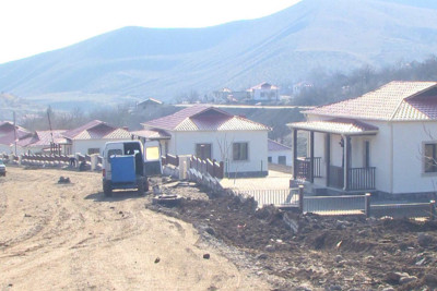 Talış kəndinə ilkin mərhələdə köçürüləcək ailələrin ev tikintisi başa çatır