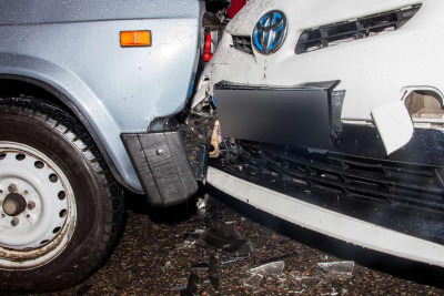 Qəbələdə “VAZ” “Toyota” ilə toqquşub