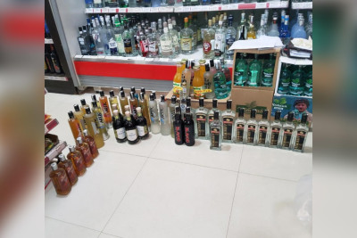 Bakıda marketdə saxta spirtli içkilər aşkarlanıb