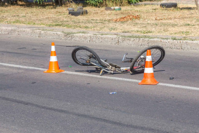 Saatlıda sərxoş sürücü velosipedçiləri vurub
