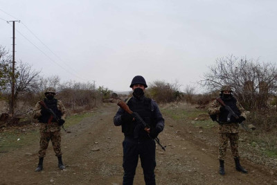 Azad edilmiş ərazilərə qanunsuz keçmək istəyən 5 nəfər həbs olunub