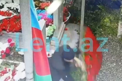 İkinci Fəxri xiyabanda şəhidlərin məzarına qoyulan güllər oğurlandı - VİDEO