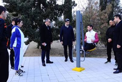 Naftalanda yeni idman qurğuları quraşdırılıb