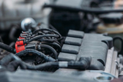 “BMW” markalı avtomobilin 1 800 manat dəyərində mühərriki oğurlanıb