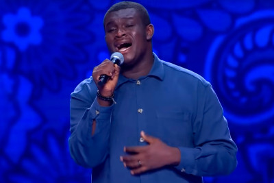 Nigeriyalı gənc "Ay Laçın" ifası ilə heyrətləndirdi - VİDEO