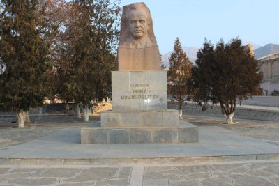 Ordubadda vəzifəli şəxsin göstərişi ilə Yusif Məmmədəliyevin abidəsinin mərmər üzlüyü sökülüb