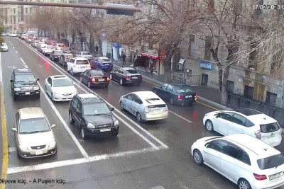 Bakının bəzi yollarında tıxac var - SİYAHI