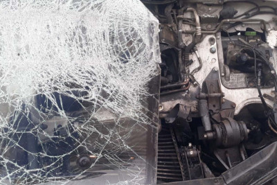 Ağsuda “KamAZ” aşıb