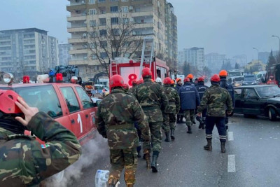 Xilasedicilərimiz Türkiyədə indiyə qədər 53 nəfəri sağ, 741 nəfərin isə cəsədini çıxarıblar