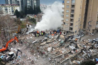 Malatyada zəlzələdə uçan binalara görə daha 31 nəfər saxlanılıb