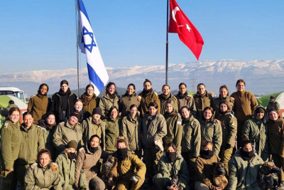 İsrailin qadın xilasediciləri Türkiyəyə insanların harayına yetişməyə gediblər