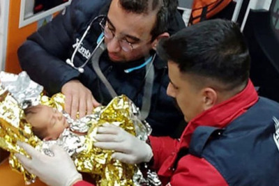 10 günlük körpə və anası dağıntılar altından xilas edildi