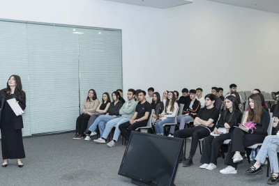 MEDİA tələbələrin suallarını cavablandırıb