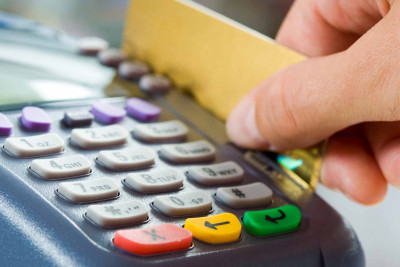 Azərbaycanda xaricilərin bank kartları ilə xərcləmələri 15% azalıb