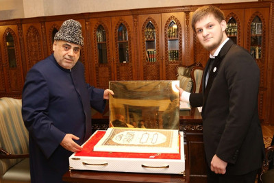 Allahşükür Paşazadə Ramzan Kadırovun oğlu ilə görüşüb