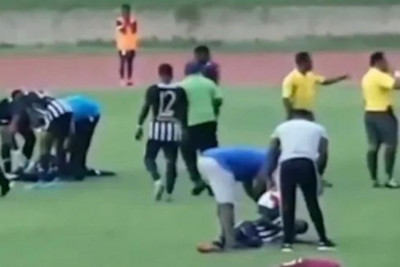 Keniyada matç zamanı stadiona ildırım düşüb, iki futbolçu ölüb
