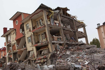 Türkiyə: zəlzələdə dağılan binalara görə məsuliyyət daşıyan şübhəlilər barəsində əməliyyat başlanılıb