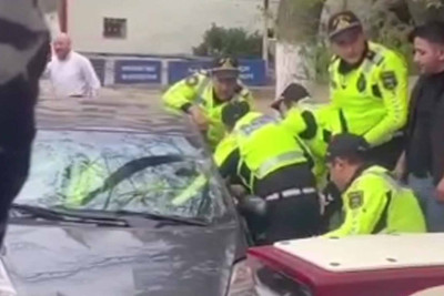 Bakıda yol polisinin üstünə maşın sürən şəxs narkotikə görə saxlanılıb - VİDEO