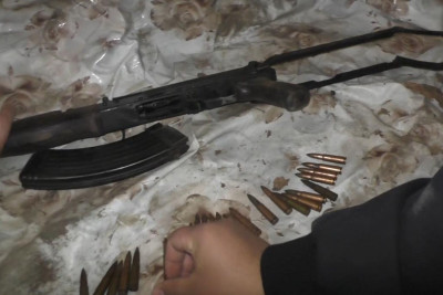 Şəmkirdə “Kalaşnikov” satmaqda şübhəli bilinən şəxs saxlanılıb