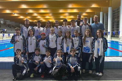 Azərbaycan üzgüçüləri Macarıstandakı beynəlxalq turnirdə 32 medal qazanıblar