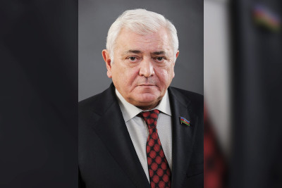 Prezident Aqil Abbası təltif edib