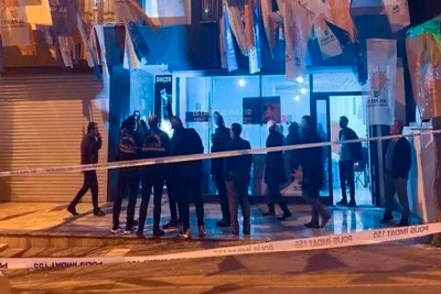 Seçki öncəsi Türkiyənin “AK” Partiyasına silahlı hücum olub