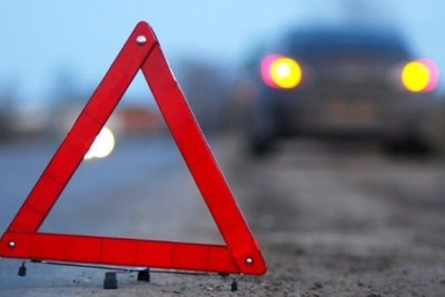 Ağdaşda iki “KamAZ” toqquşub, ölən var