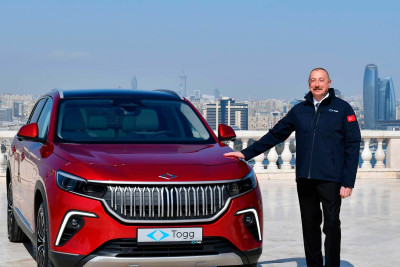 Türkiyənin ilk yerli elektromobili “Togg” İlham Əliyevə təqdim olunub