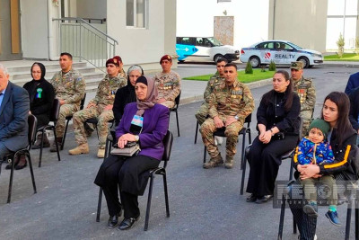 Şəhid ailələri və müharibə əlillərinə daha 100 mənzil və fərdi ev verilib