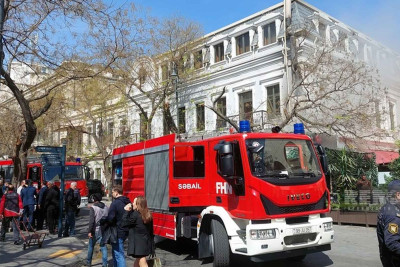 Bakının mərkəzində baş verən yanğın söndürülüb - YENİLƏNİB