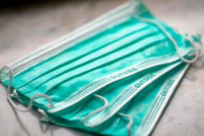 Tibbi maska xammalının idxalının gömrük rüsumundan azad olunması daha 6 il uzadılıb