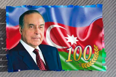 ADU-da "Heydər Əliyev-100" adlı fləşmob təşkil edilib