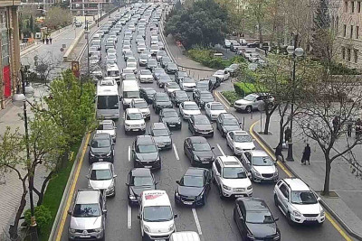 Bakıda bu yollarda tıxac yaranıb - SİYAHI