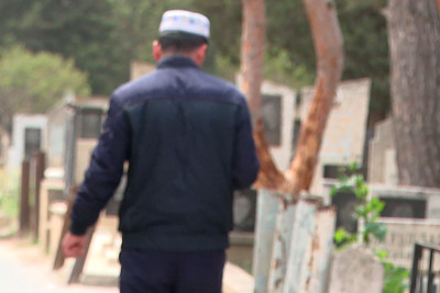 Bakıda “molla” oxuduğu duanı yarımçıq qoyaraq qaçıb
