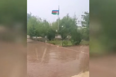 Naxçıvana dolu düşüb