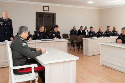 Vilayət Eyvazov Salyanda vətəndaşlarla görüşüb