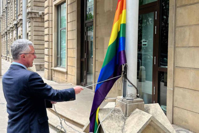 Bakıda LGBT bayrağı qaldırılıb