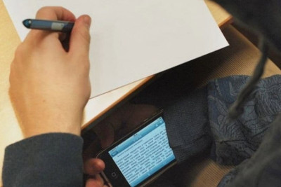 3-cü qrup üzrə qəbul imtahanlarında 2 nəfərdə telefon tapılıb