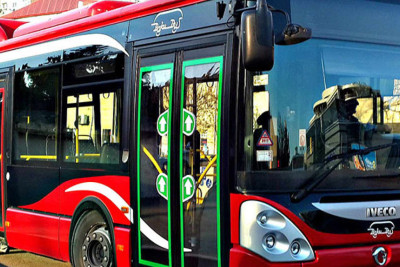 “Bakubus” avtobusunu daşlayıblar