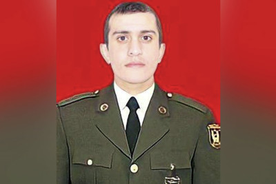 Bu gün şəhid olan hərbçinin anası ötən il faciəvi şəkildə dünyasını dəyişibmiş