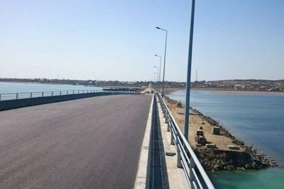Bayıldan Əhmədliyə Xəzər üzərindən körpü: milyardlara başa gələcək layihə tıxacı aradan qaldıra bilərmi?