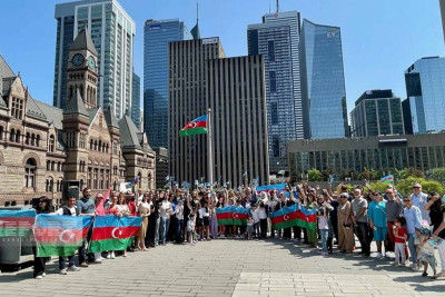 Kanadanın Toronto şəhərində Azərbaycan bayrağı ucaldılıb
