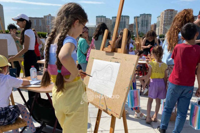 Heydər Əliyev Mərkəzinin parkında “Uşaq festivalı” keçirilir - FOTOREPORTAJ